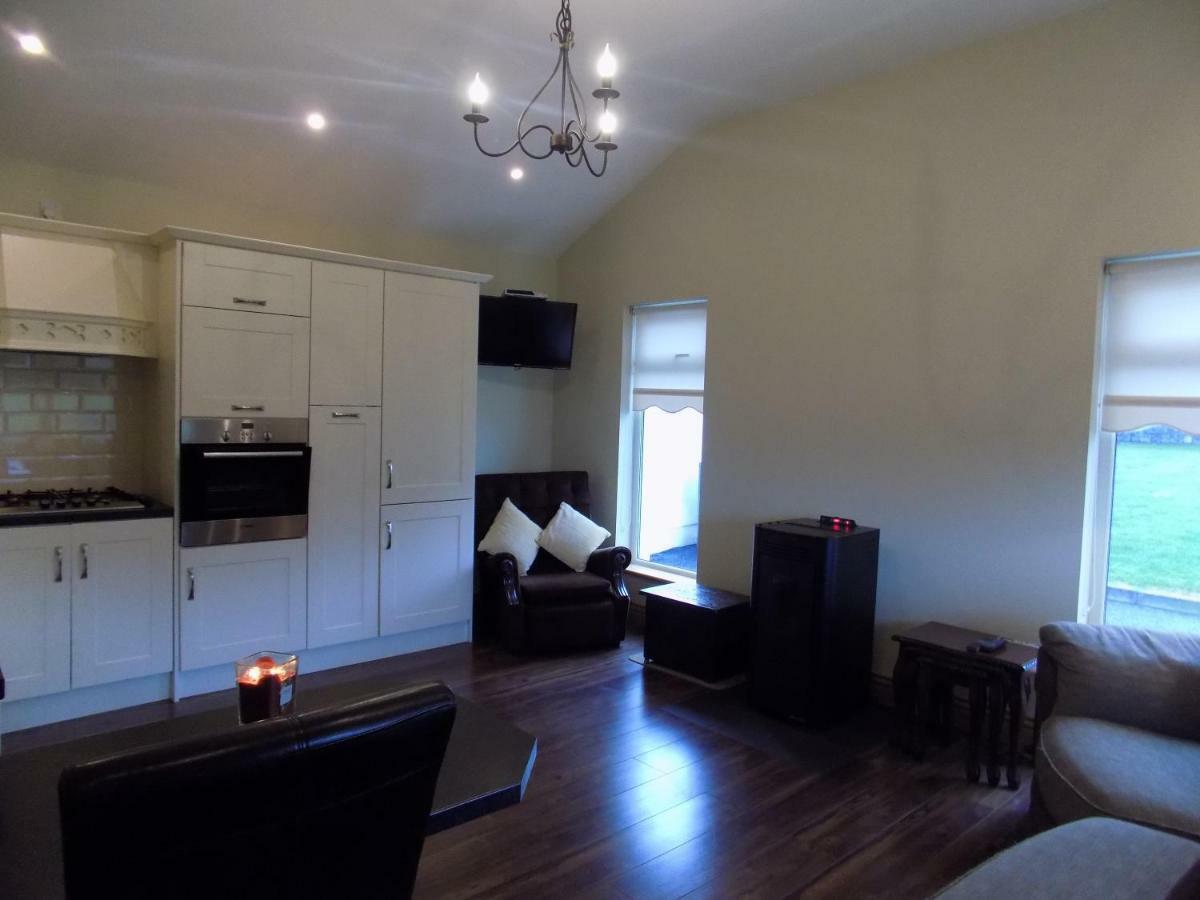 Chapel Meadow Lodge Clonard Exteriör bild