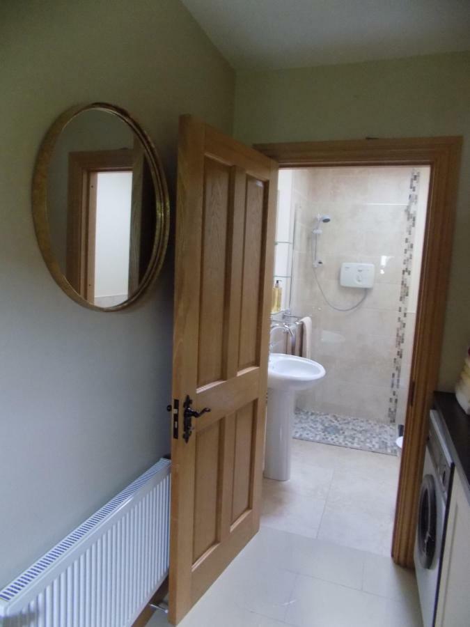 Chapel Meadow Lodge Clonard Exteriör bild